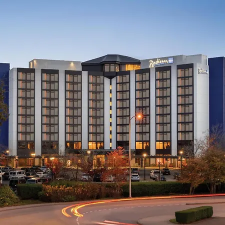Radisson Blu Vancouver Airport Hotel & Marina-2